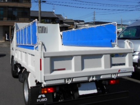 ダンプ車