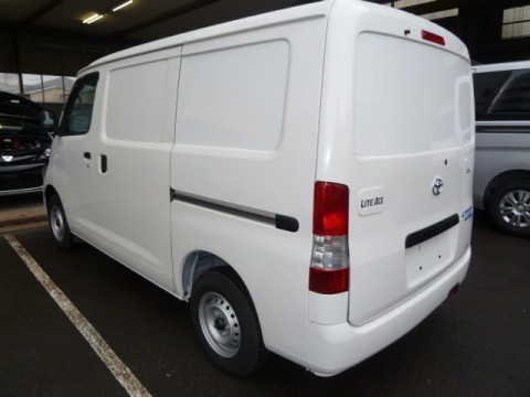 中温冷凍車