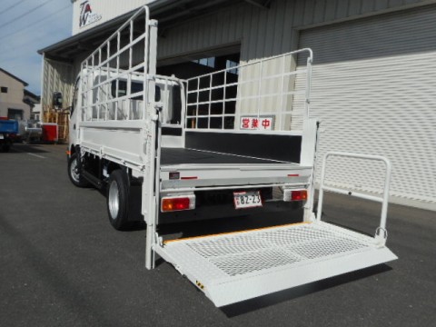 タイヤ運搬車