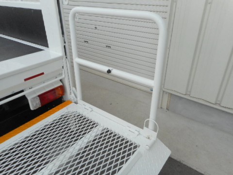 タイヤ運搬車