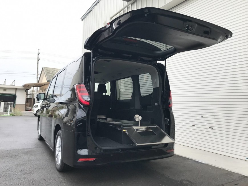 霊柩車