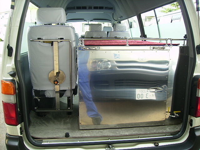 霊柩車