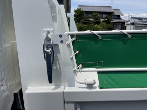 ダンプ車