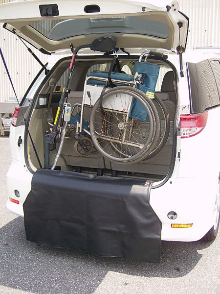 車いす収納装置